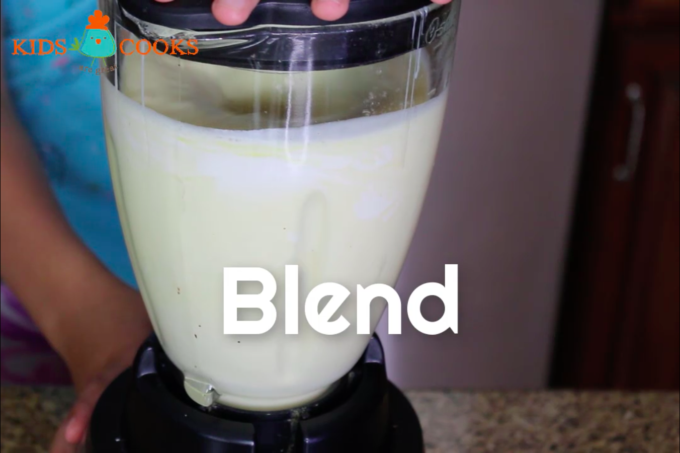 To a blender, add eggs, milk, flour, baking powder, vanila and salt