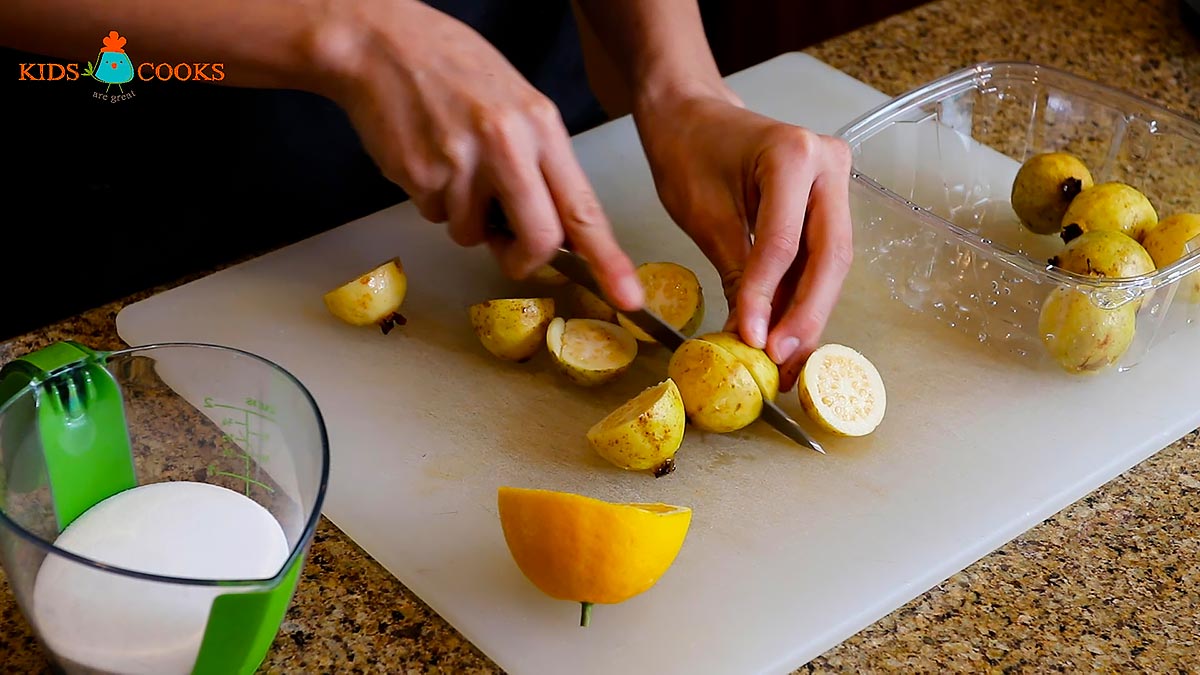 cut 10 guavas in half