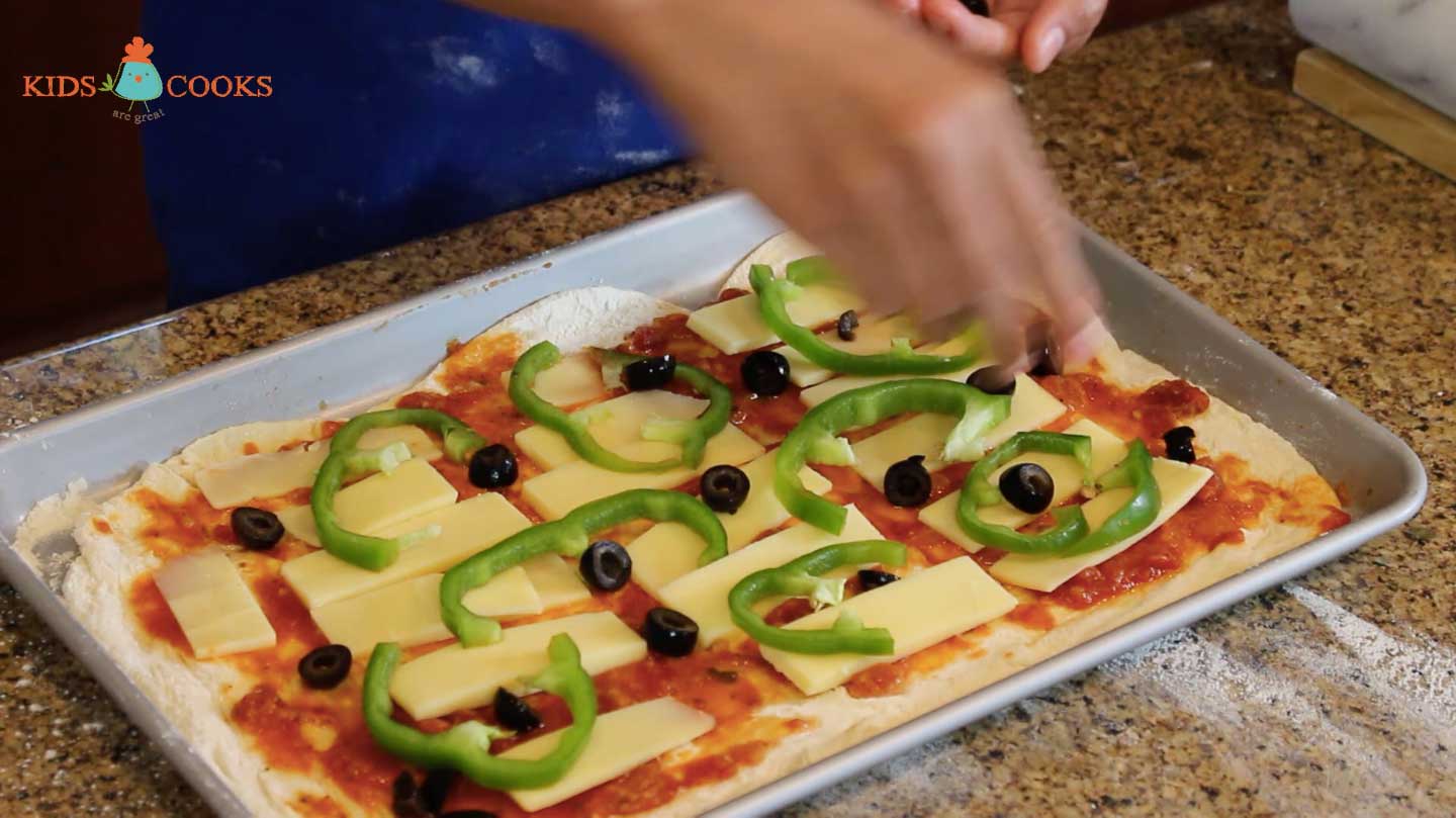 Build your Pizza with your favorite toppings