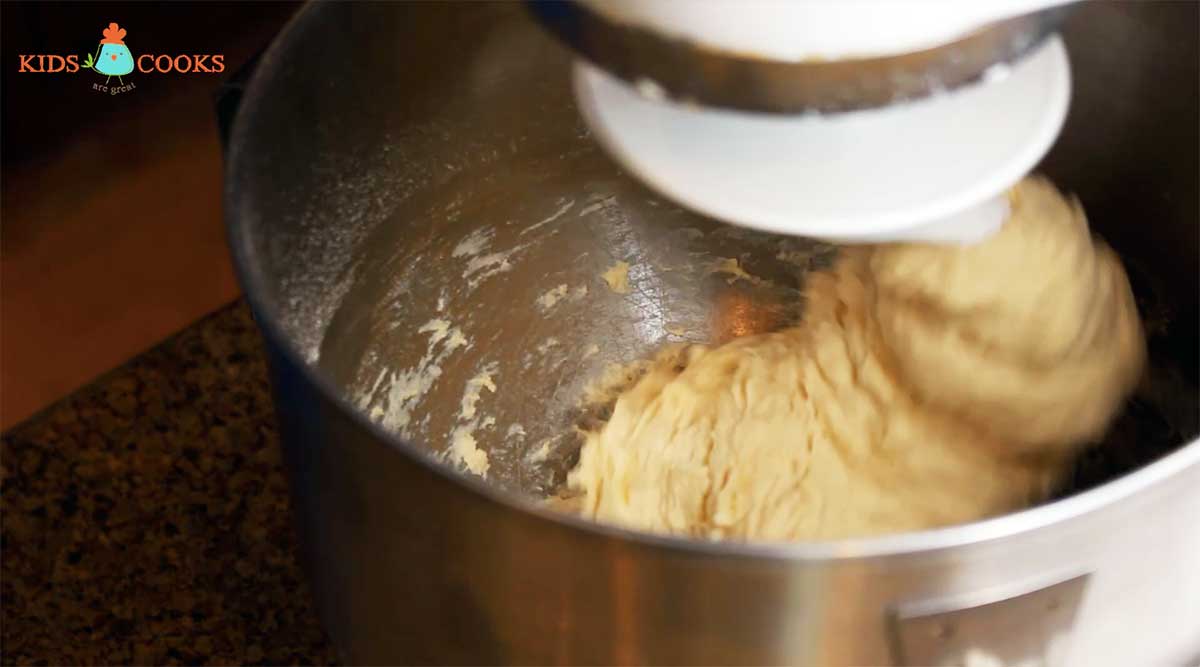 Combine ingredients in the mxing bowl and mix with dough hook